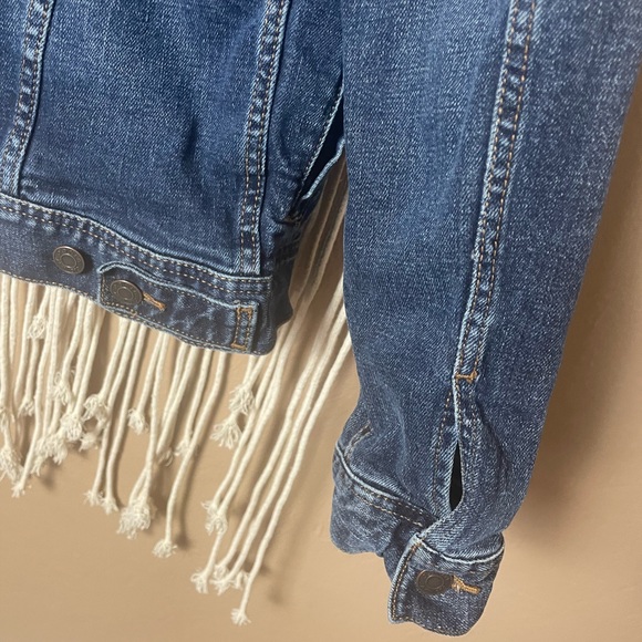 Jean jacket - Picture 5 of 9